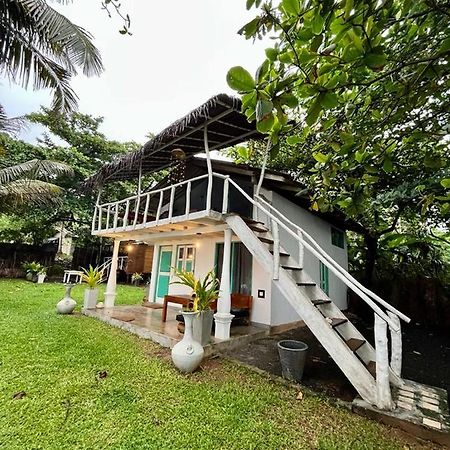 Beach House Kalukatiya - Family Villa, Seaview Room, Garden Room Dikwella Eksteriør billede