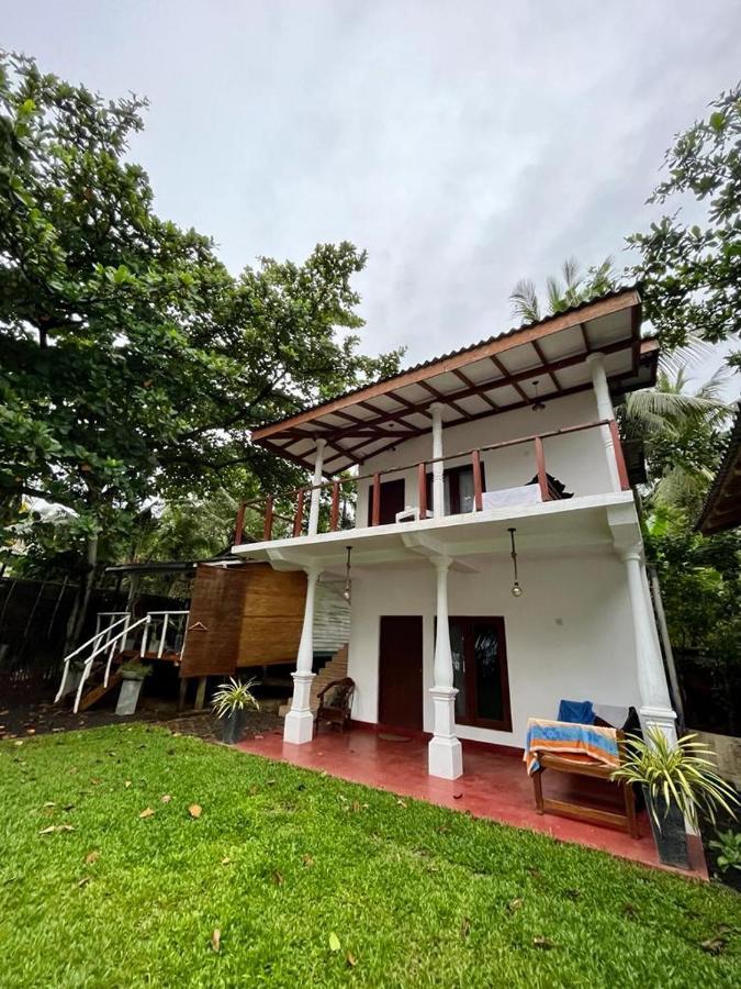 Beach House Kalukatiya - Family Villa, Seaview Room, Garden Room Dikwella Eksteriør billede