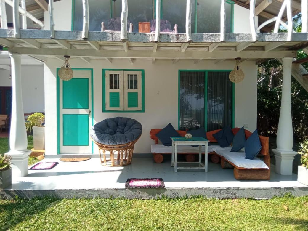 Beach House Kalukatiya - Family Villa, Seaview Room, Garden Room Dikwella Eksteriør billede