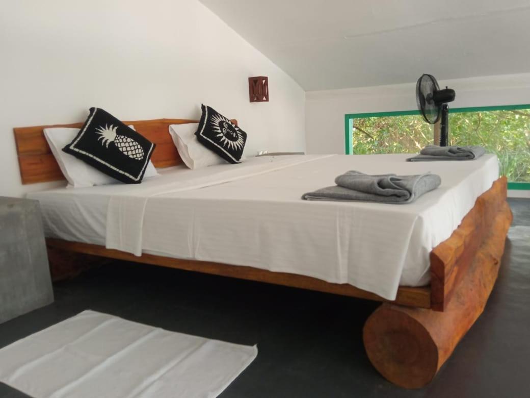 Beach House Kalukatiya - Family Villa, Seaview Room, Garden Room Dikwella Eksteriør billede