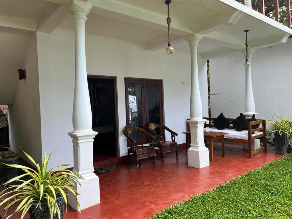 Beach House Kalukatiya - Family Villa, Seaview Room, Garden Room Dikwella Eksteriør billede