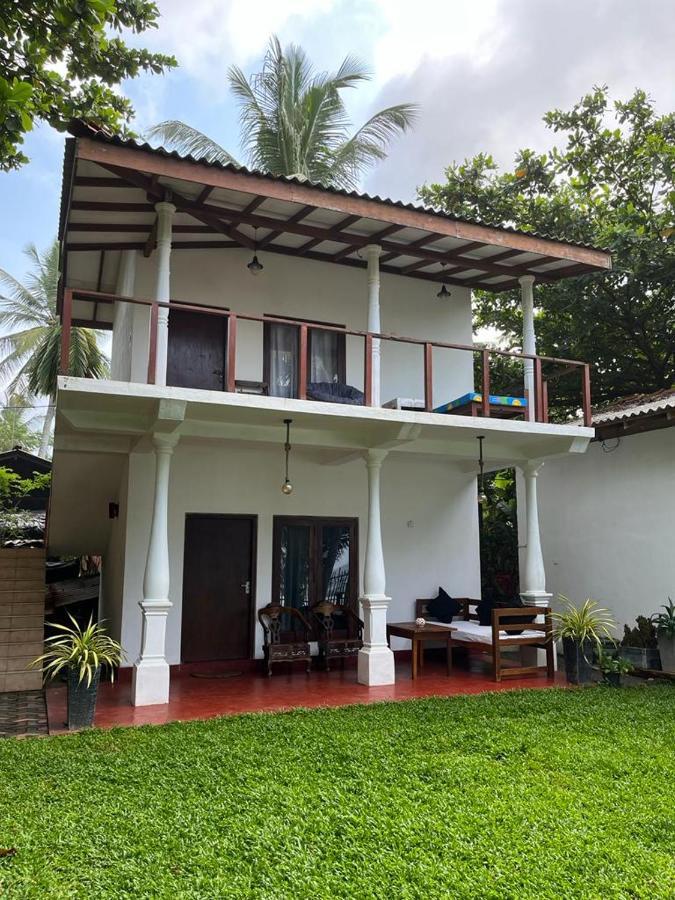 Beach House Kalukatiya - Family Villa, Seaview Room, Garden Room Dikwella Eksteriør billede
