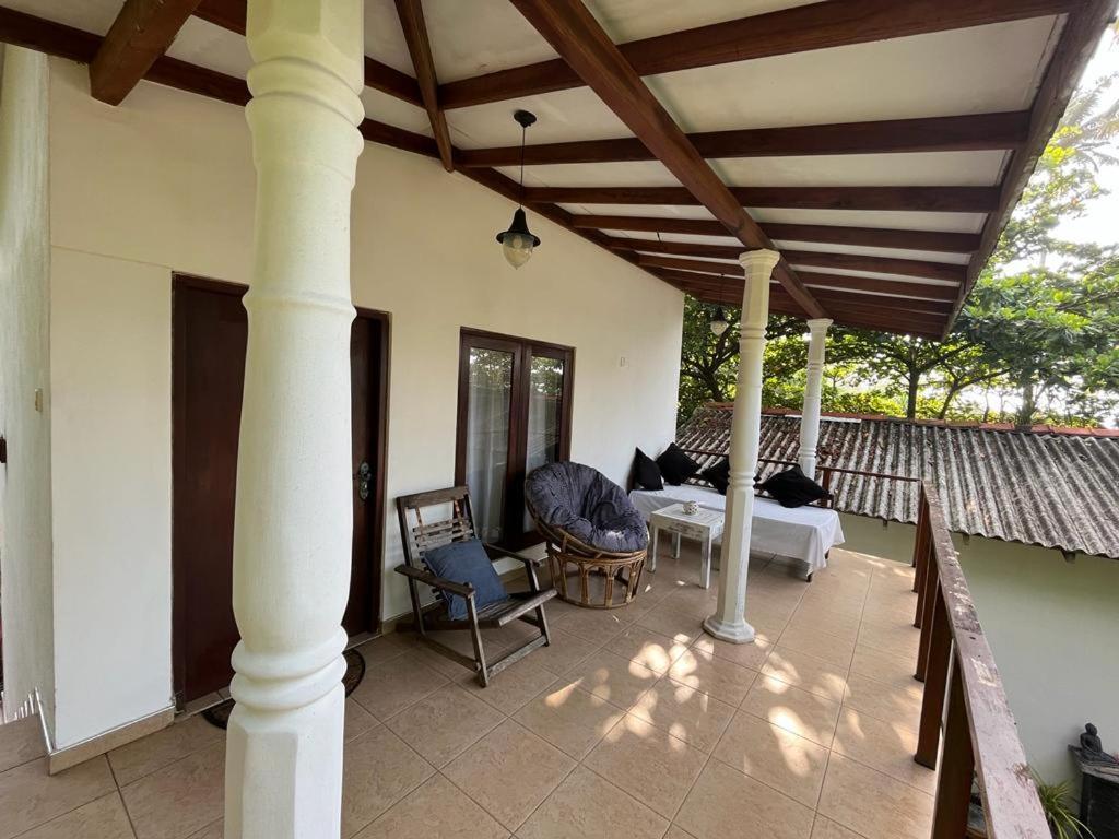 Beach House Kalukatiya - Family Villa, Seaview Room, Garden Room Dikwella Eksteriør billede